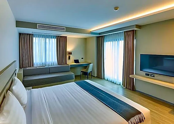 Samyan Serene فندق 3*