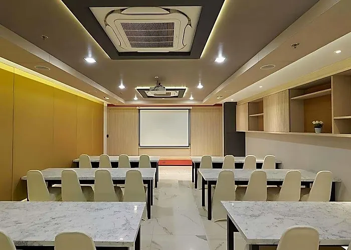 Hotel Samyan Serene 3*